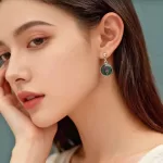 Close-up van oorbellen, origineel Sinterklaas of Kerst cadeau.