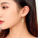 Close-up van oorbellen, een origineel Sinterklaas of Kerst cadeau.