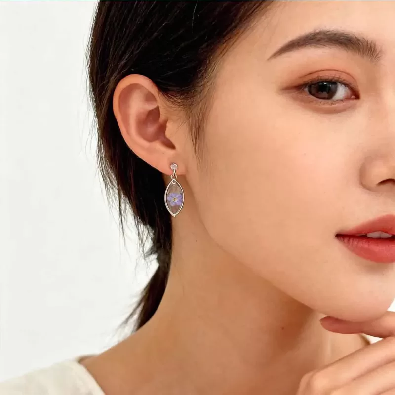 Close-up van oorbellen, een origineel Sinterklaas of Kerst cadeau.