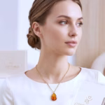 Gepersonaliseerde oranje hanger cadeau valentijn moederdag